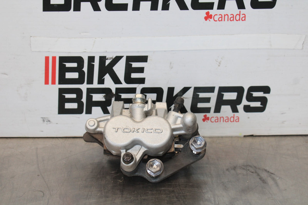 07 SUZUKI BOULEVARD M50 LEFT FRONT BRAKE CALIPER BB897