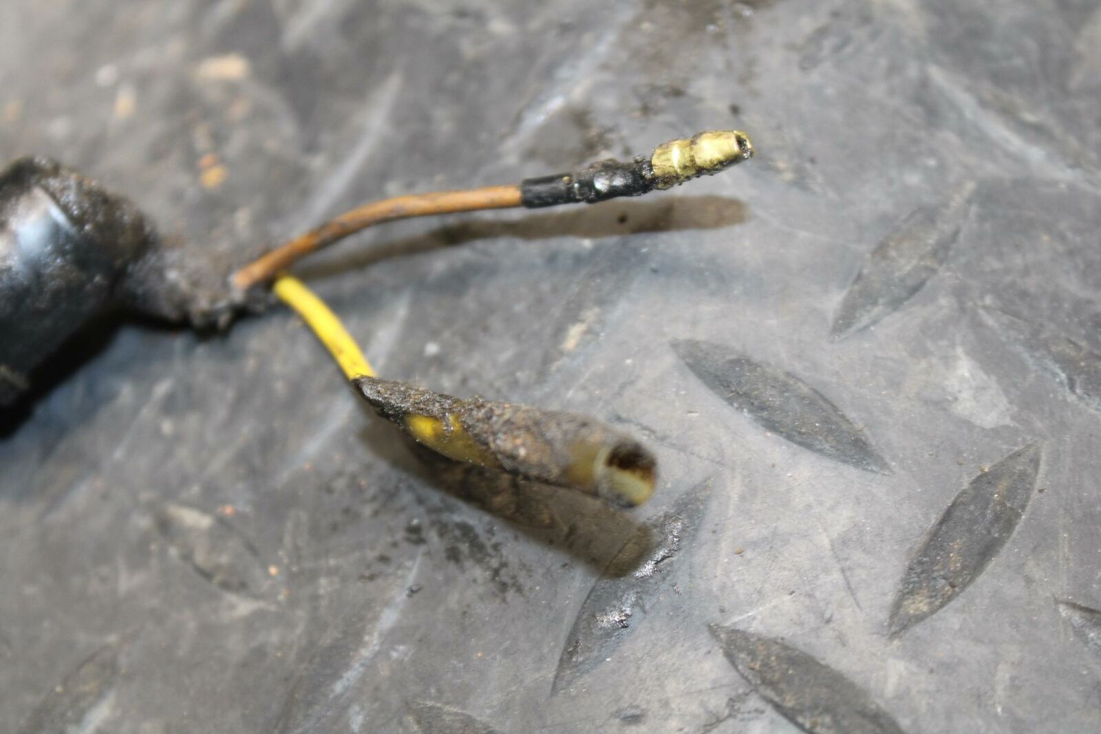 71 YAMAHA L5 REAR BACK BRAKE SENSOR BB230