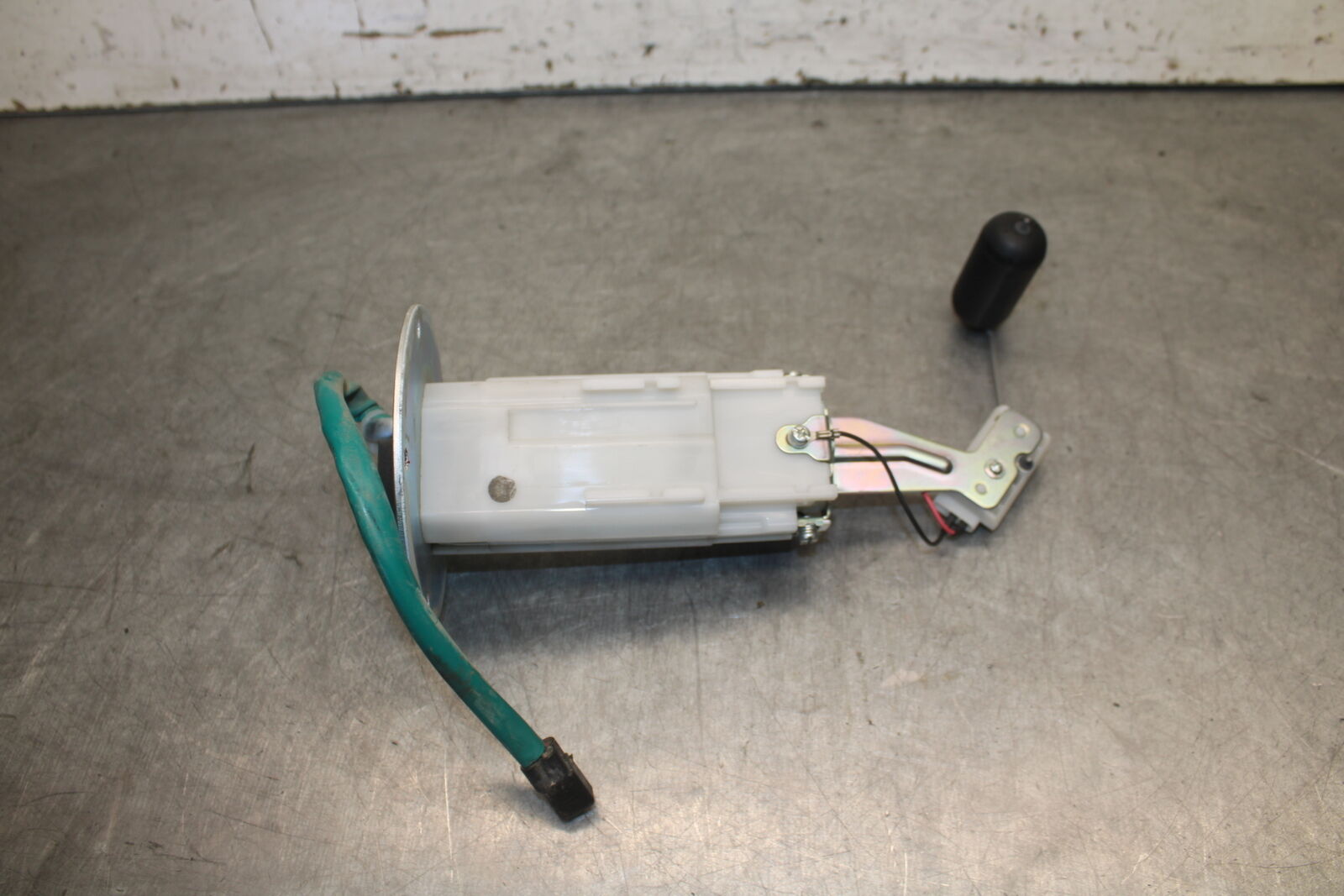 19-23 KAWASAKI NINJA ZX6R FUEL PUMP GAS PETROL SENDER UNIT BB701
