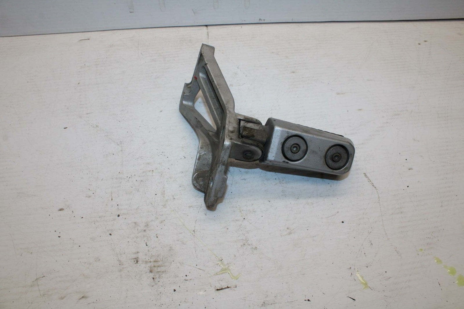 86-06 KAWASAKI CONCOURS 1000 ZG1000A LEFT REAR BACK PASSENGER PEG  BB292