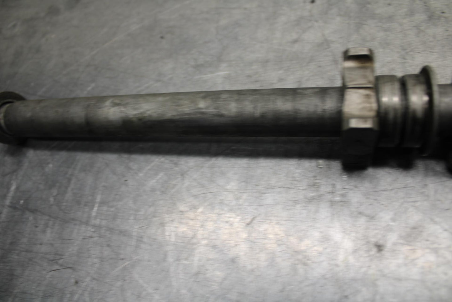 06-07 HONDA CBR1000RR REAR AXLE WHEEL RIM PIVOT BOLT AXEL 42301-MEL-000 BB99
