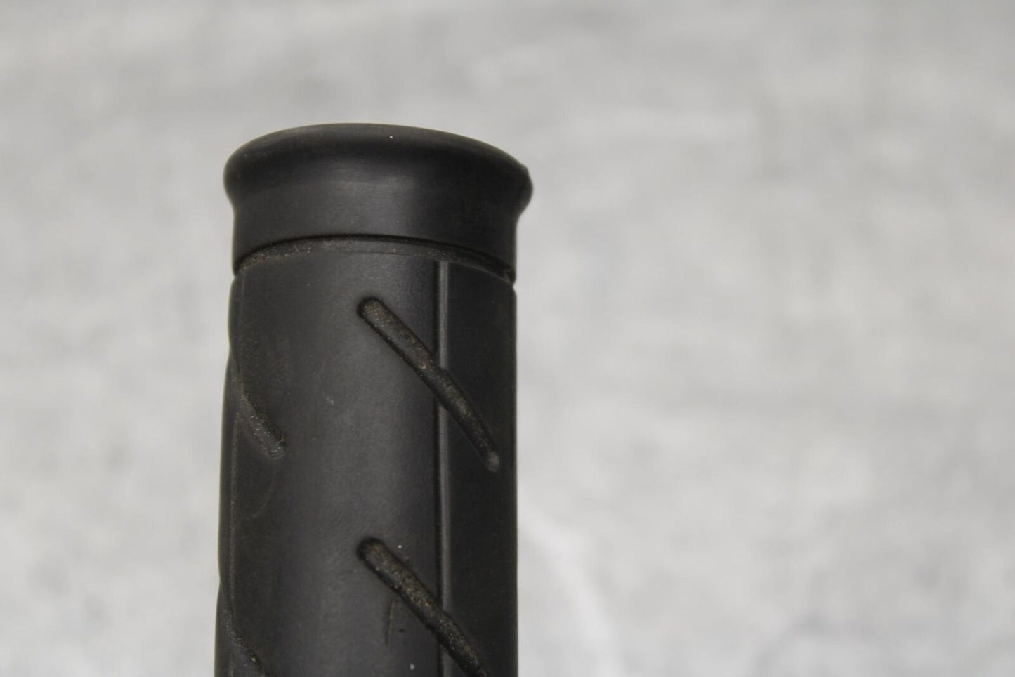 03-04 HONDA CBR600RR RIGHT THROTTLE GRIP 53140-MCF-305 BB637