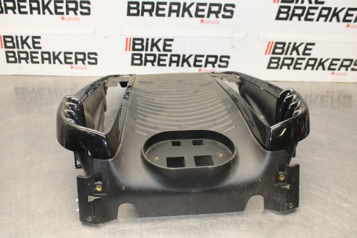 09-17 HARLEY-DAVIDSON V-ROD RADIATOR GRILLE GRILL SHIELD GUARD BB886