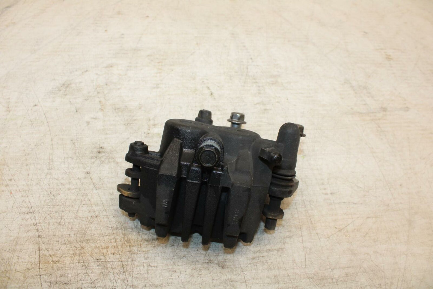 06-21 KAWASAKI VULCAN 900 LEFT FRONT BRAKE CALIPER BB363