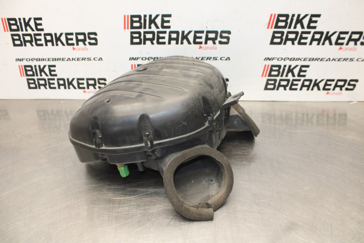 05-06 SUZUKI GSXR1000 AIRBOX AIR INTAKE FILTER BOX BB857