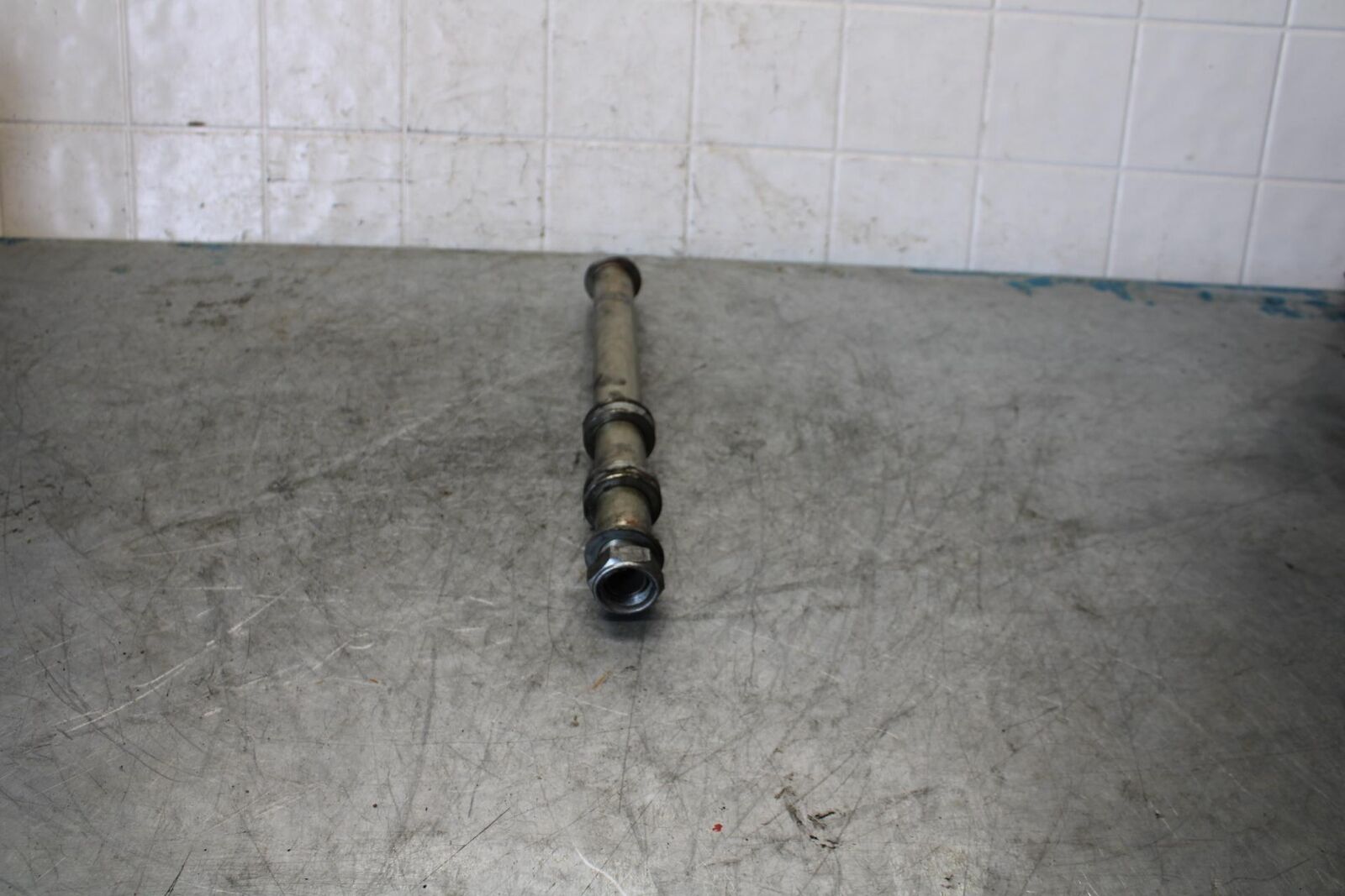 08-16 YAMAHA YZF R6 REAR AXLE BACK WHEEL RIM PIVOT BOLT AXEL  BB431