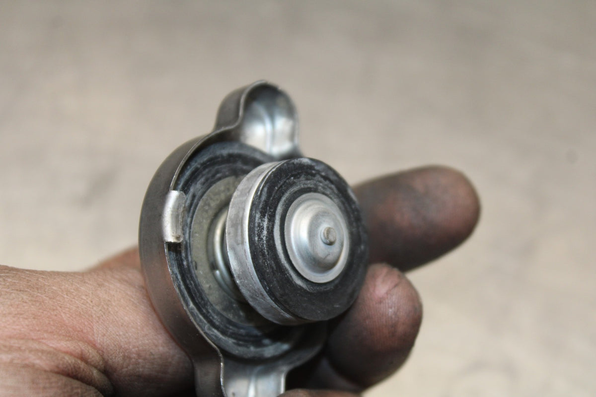 07-08 KAWASAKI NINJA ZX6R RADIATOR CAP BB855