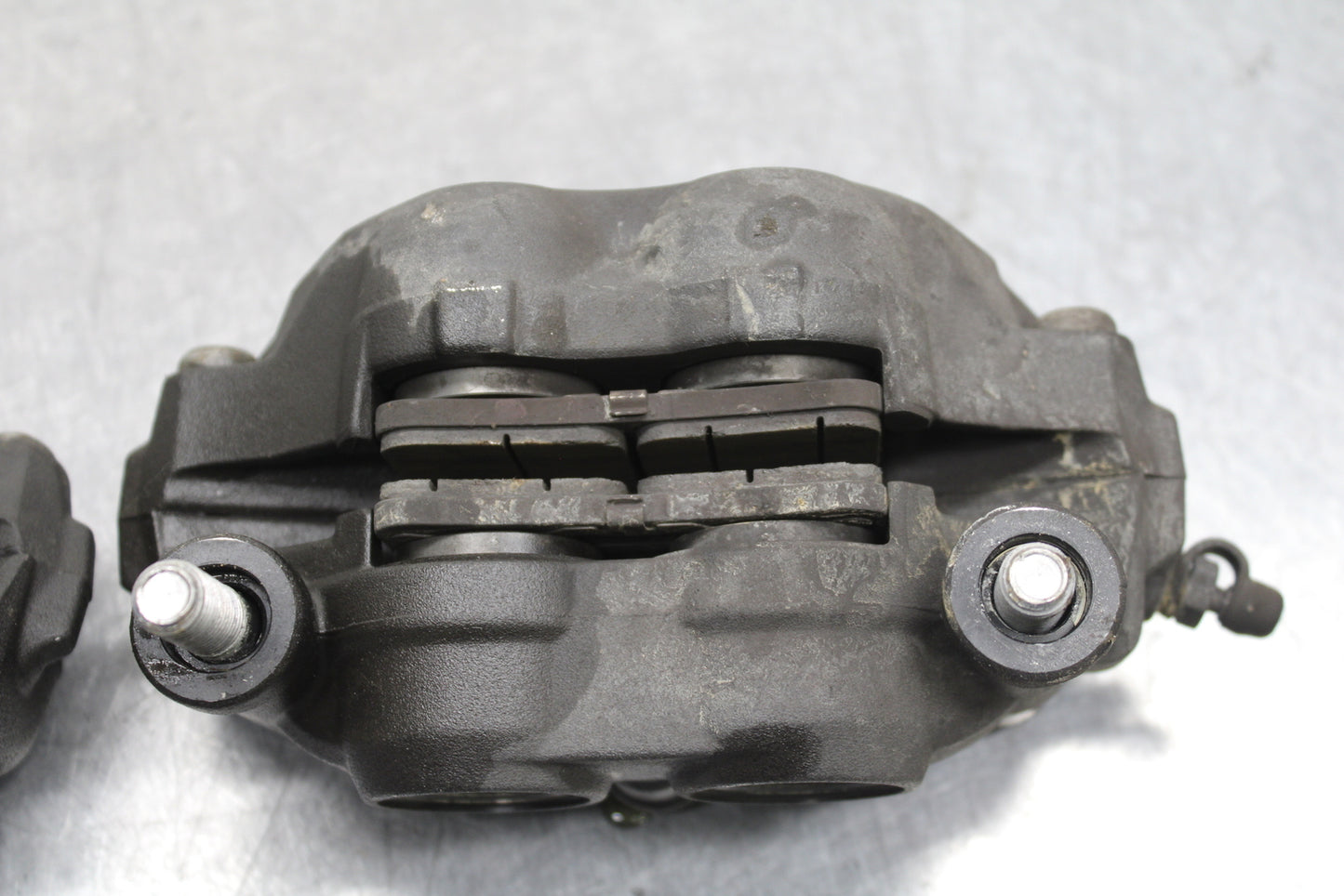 12-13 KAWASAKI Z1000 RIGHT LEFT FRONT BRAKE CALIPER SET PAIR CALIPERS BB743