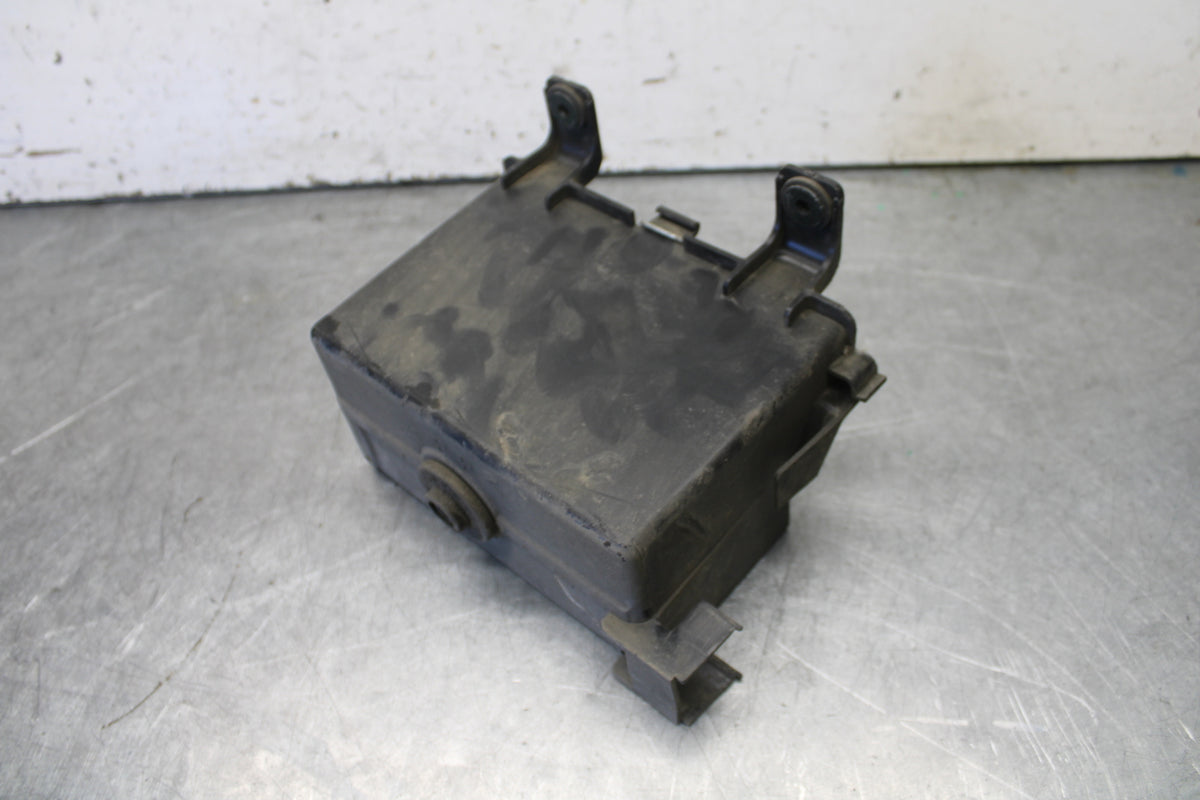 05-06 YAMAHA ROYAL STAR BATTERY TRAY BOX HOLDER BB697