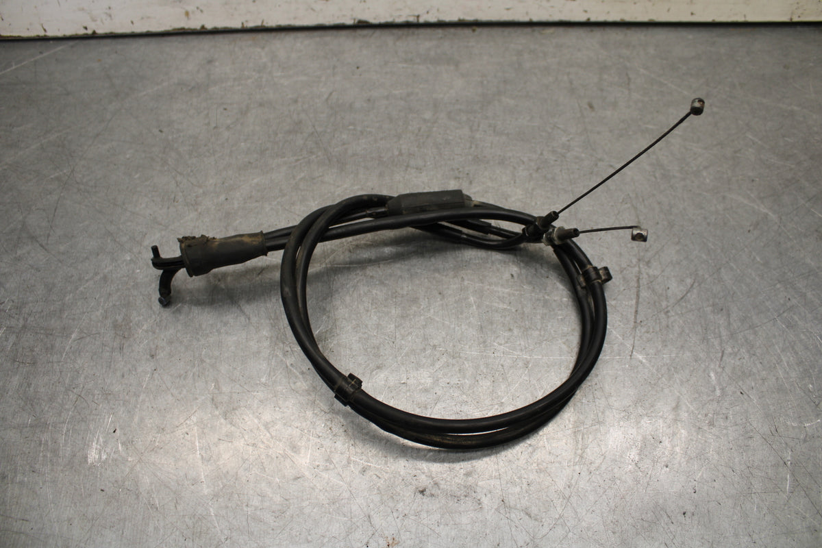 09-11 TRIUMPH DAYTONA 675 THROTTLE CABLES LINES BB652