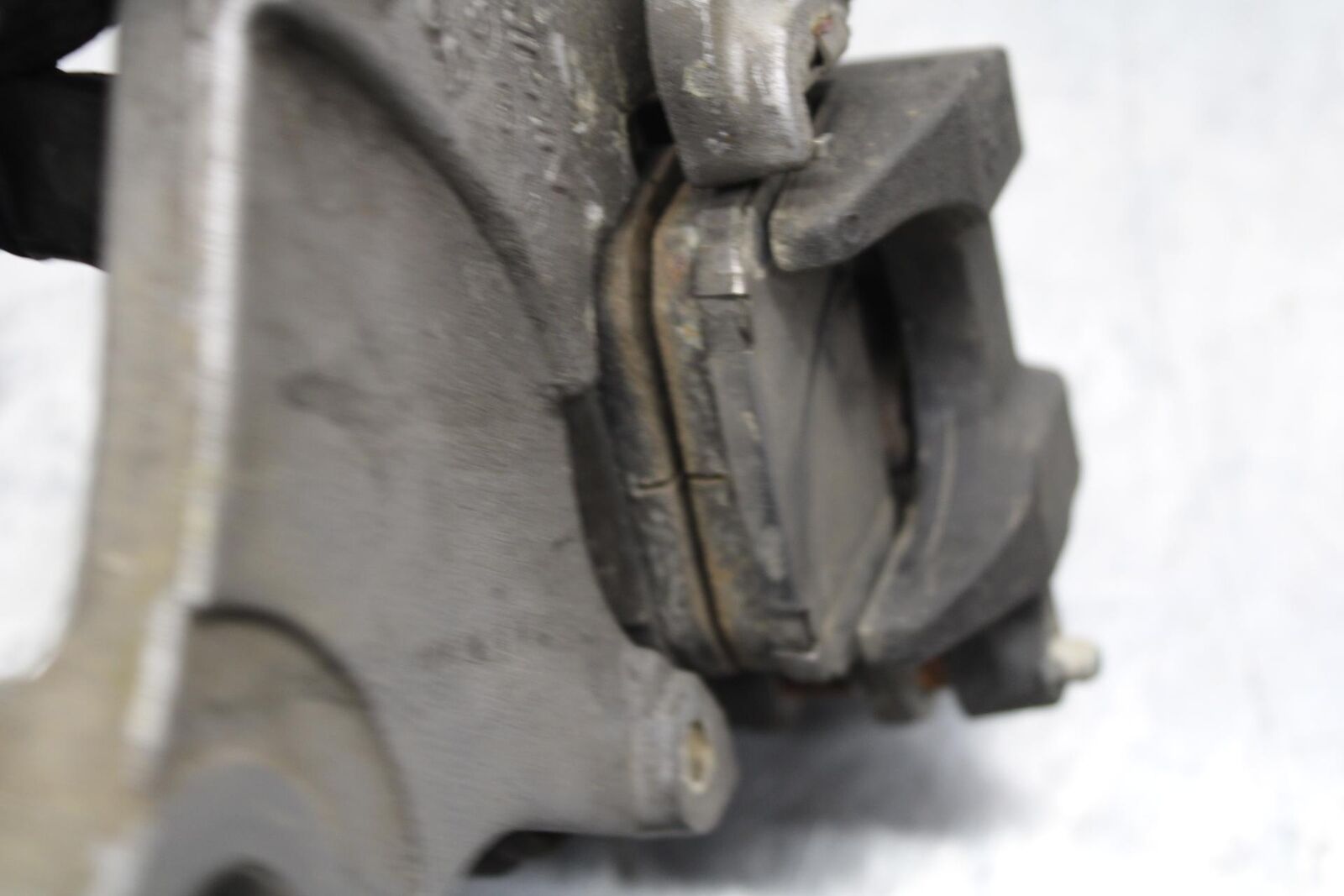 2015 Yamaha FZ09 REAR BACK BRAKE CALIPER W MOUNT BRACKET BB69