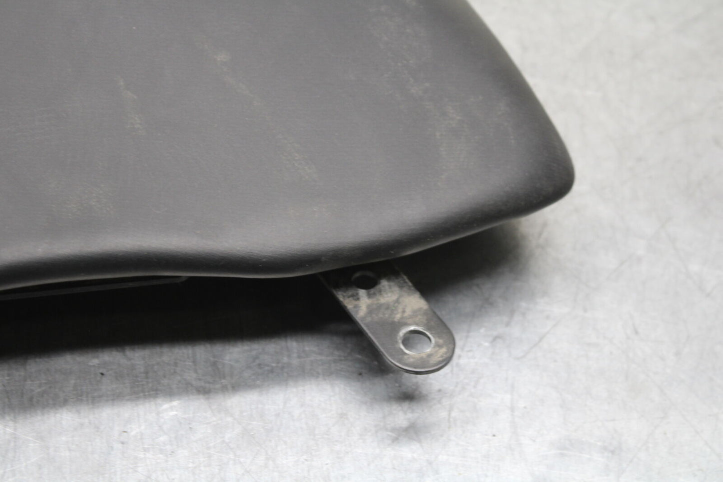 19-24 YAMAHA R3 FRONT DRIVERS SEAT PAD SADDLE PILLION BB736