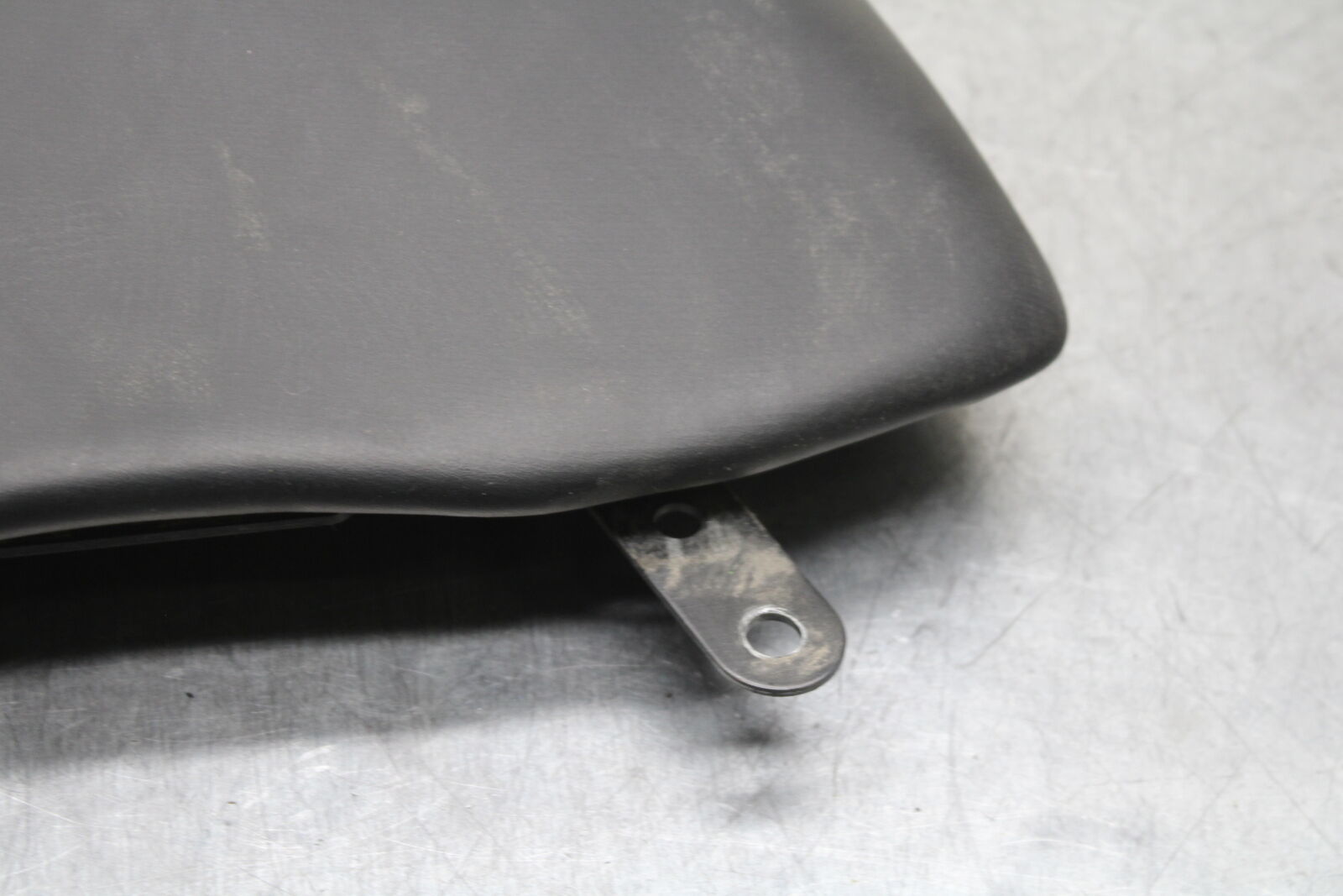 19-24 YAMAHA R3 FRONT DRIVERS SEAT PAD SADDLE PILLION BB736