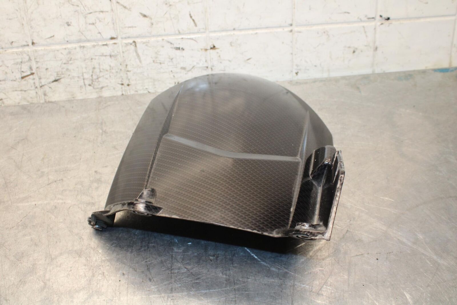 2007 Yamaha YZF R1 REAR BACK WHEEL TIRE HUGGER FENDER 4C8-21650-00-00 BB575