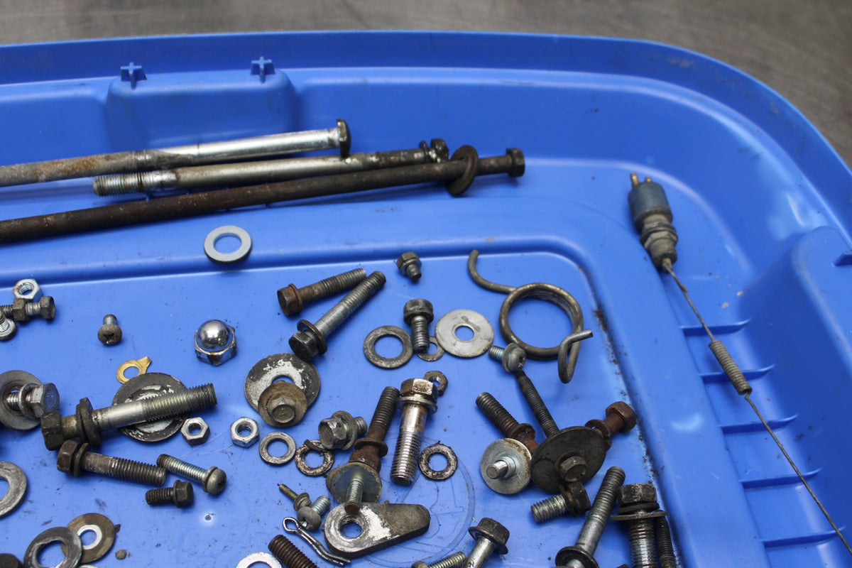 78-79 SUZUKI GS1000 MOUNTING BOLTS HARDWARE MOTOR SCREWS BB787