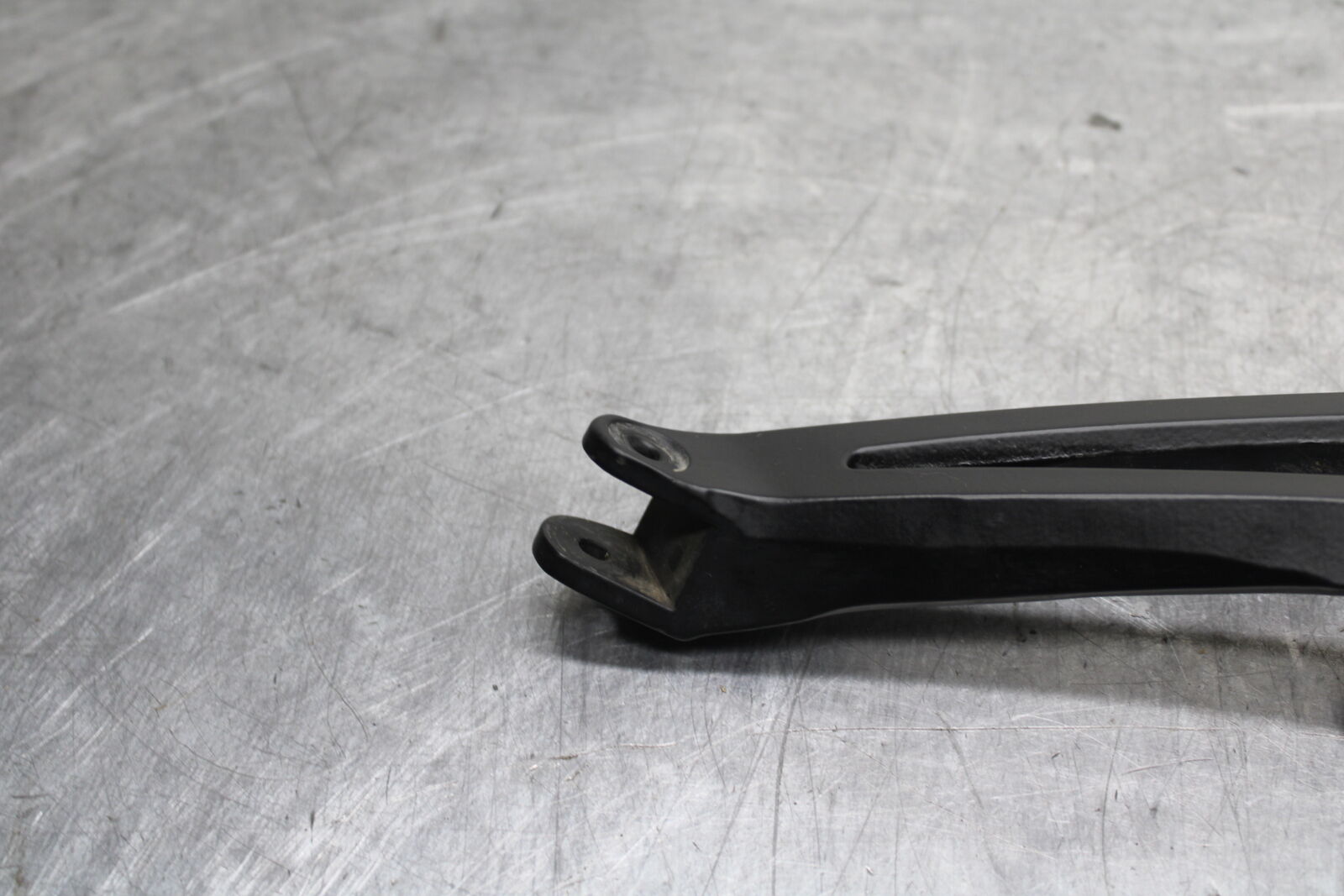 09-14 YAMAHA YZF R1 RIGHT REAR BACK PASSENGER PEG BB118