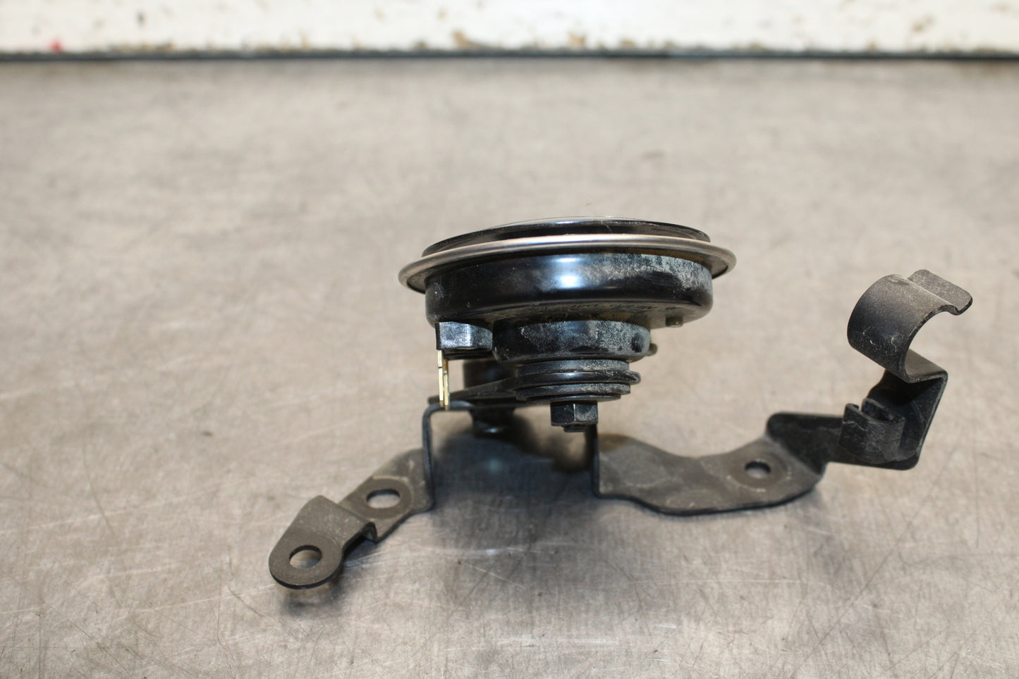 24 KAWASAKI NINJA 500 ABS HORN SIGNAL BB730