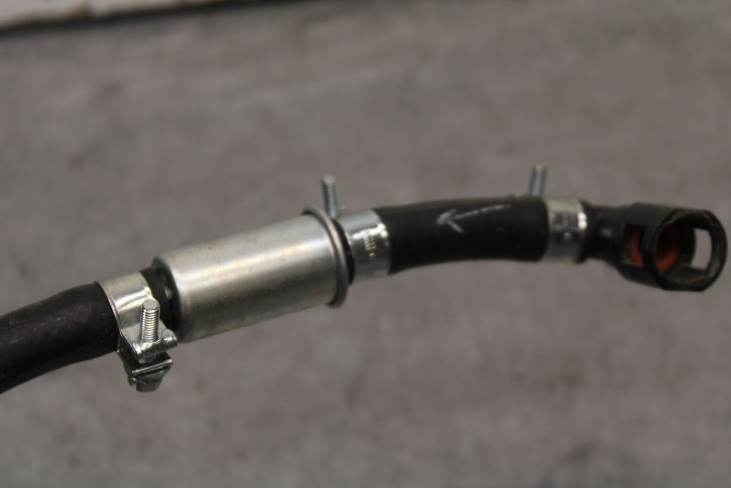 05-06 SUZUKI GSXR1000 FUEL HOSE GAS LINE TUBE PIPE 15810-41G00 BB677