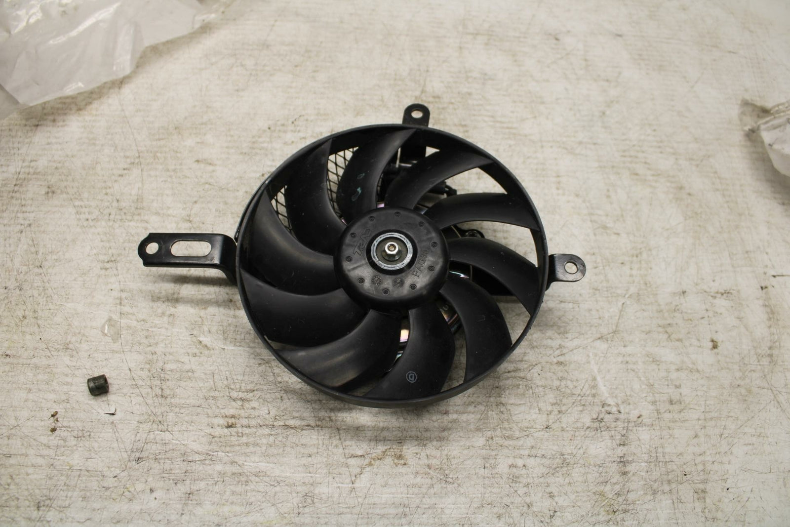 11-19 SUZUKI GSXR600 ENGINE RADIATOR COOLING FAN BB371