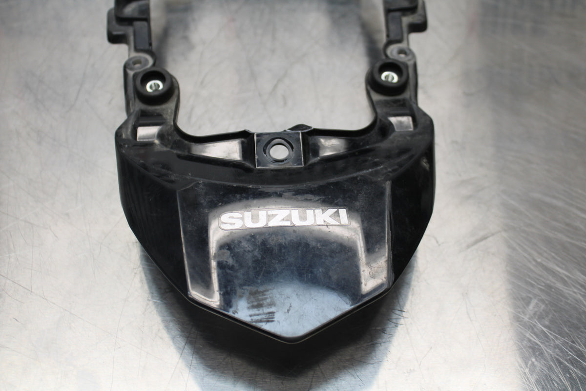 11 SUZUKI GSXR1000 CENTER REAR BACK TAIL FAIRING COWL BB142