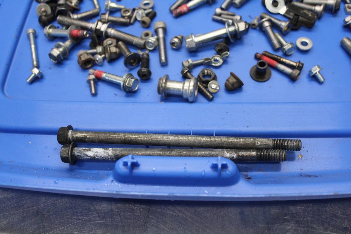 23 KAWASAKI Z900RS MOUNTING BOLTS HARDWARE SCREWS BB935