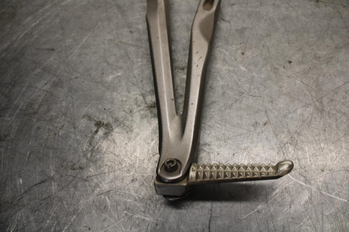 2007 Yamaha YZF R1 LEFT REAR PASSENGER PEG 5JJ-27431-10-00 5VY-2741L-00-00 BB523