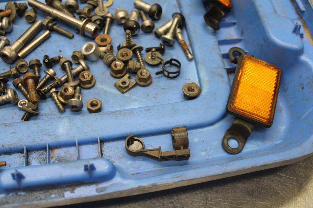 03 YAMAHA YZF R1 MOUNTING BOLTS HARDWARE SCREWS BB895