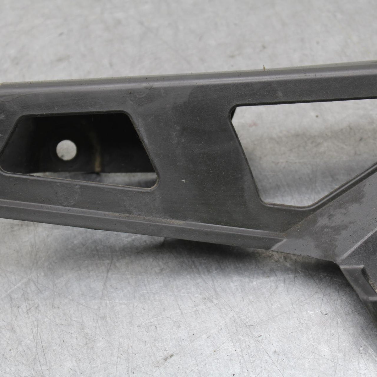 06-07 SUZUKI GSXR750 REAR BACK DRIVE CHAIN GUARD COVER SHIELD BB645