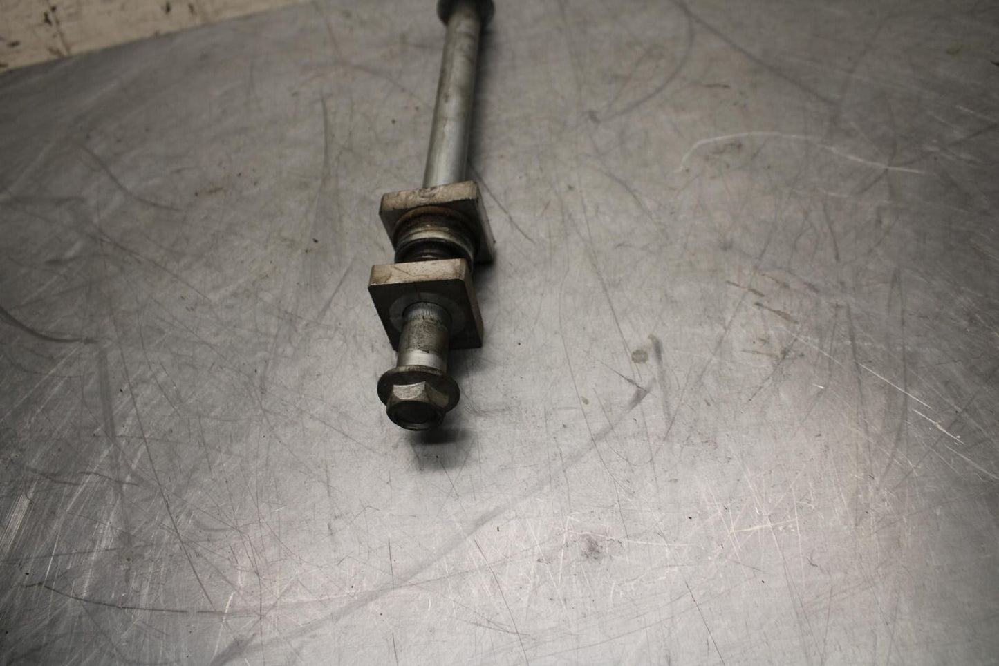 11-14 KAWASAKI VERSYS 650 LE 650C REAR AXLE WHEEL RIM PIVOT BOLT AXEL BB498