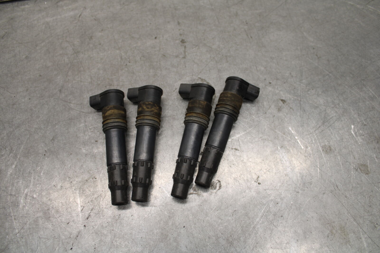 05-06 SUZUKI GSXR1000 IGNITION COILS COIL SPARK PLUG CAPS 33410-35F10 BB677