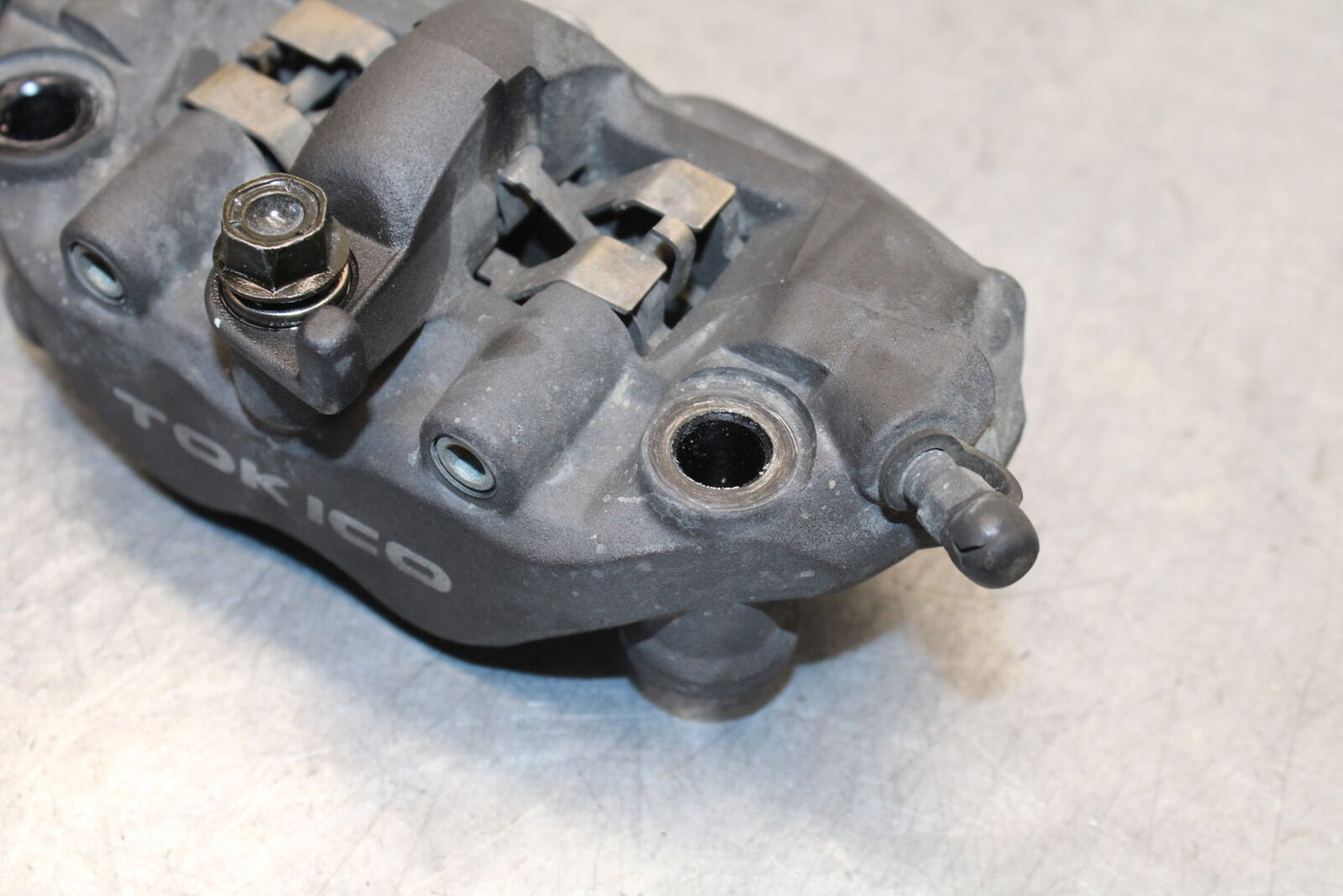 05-06 HONDA CBR600RR RIGHT LEFT FRONT BRAKE CALIPER SET PAIR CALIPERS BB655