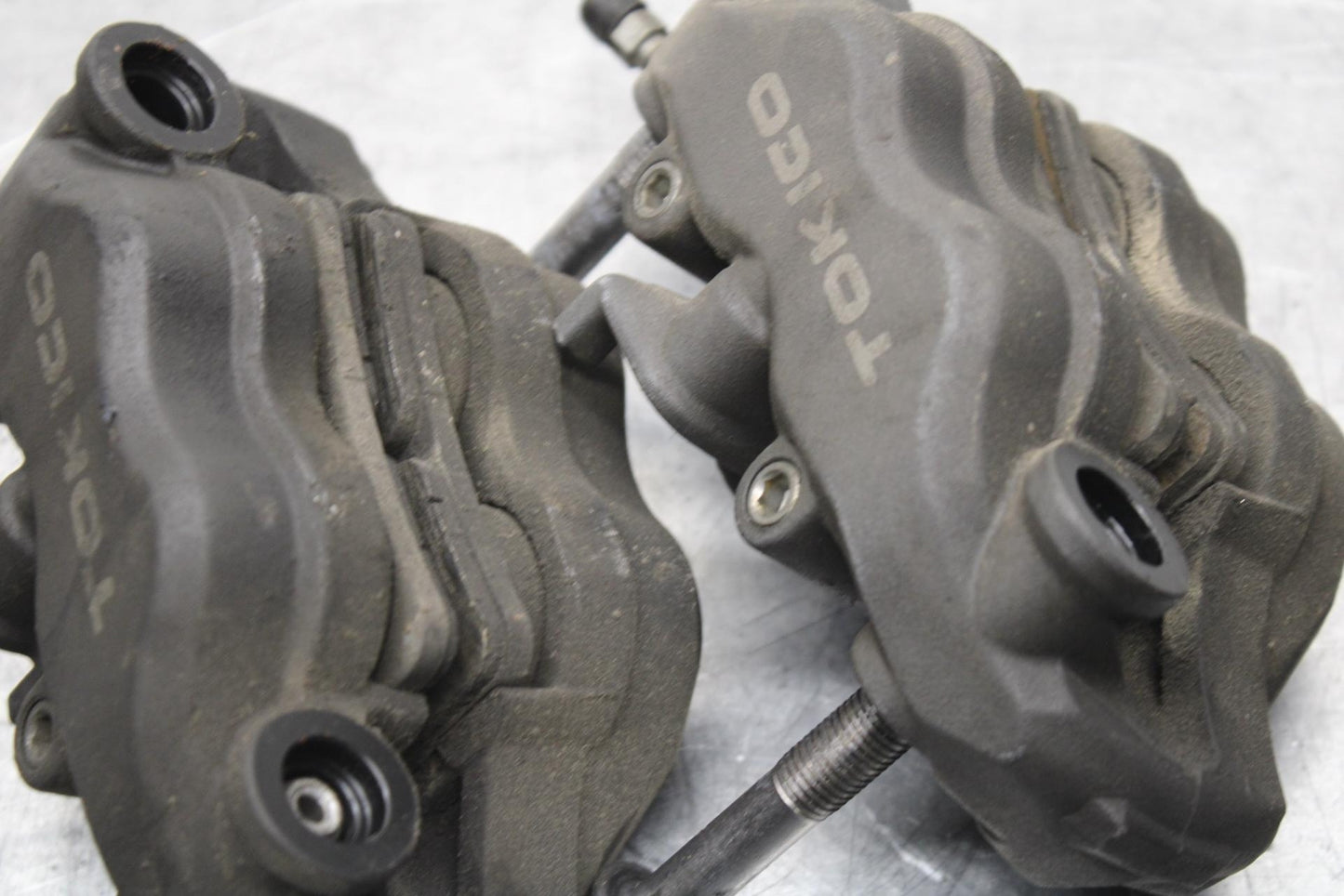2007 Honda CBR600RR RIGHT LEFT FRONT BRAKE CALIPER SET PAIR CALIPERS BB596