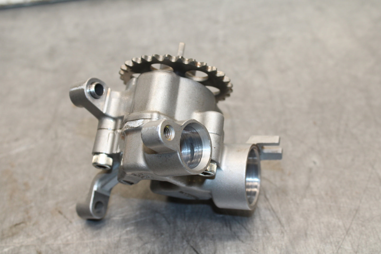 06 YAMAHA YZF R6 ENGINE MOTOR OIL PUMP BB716