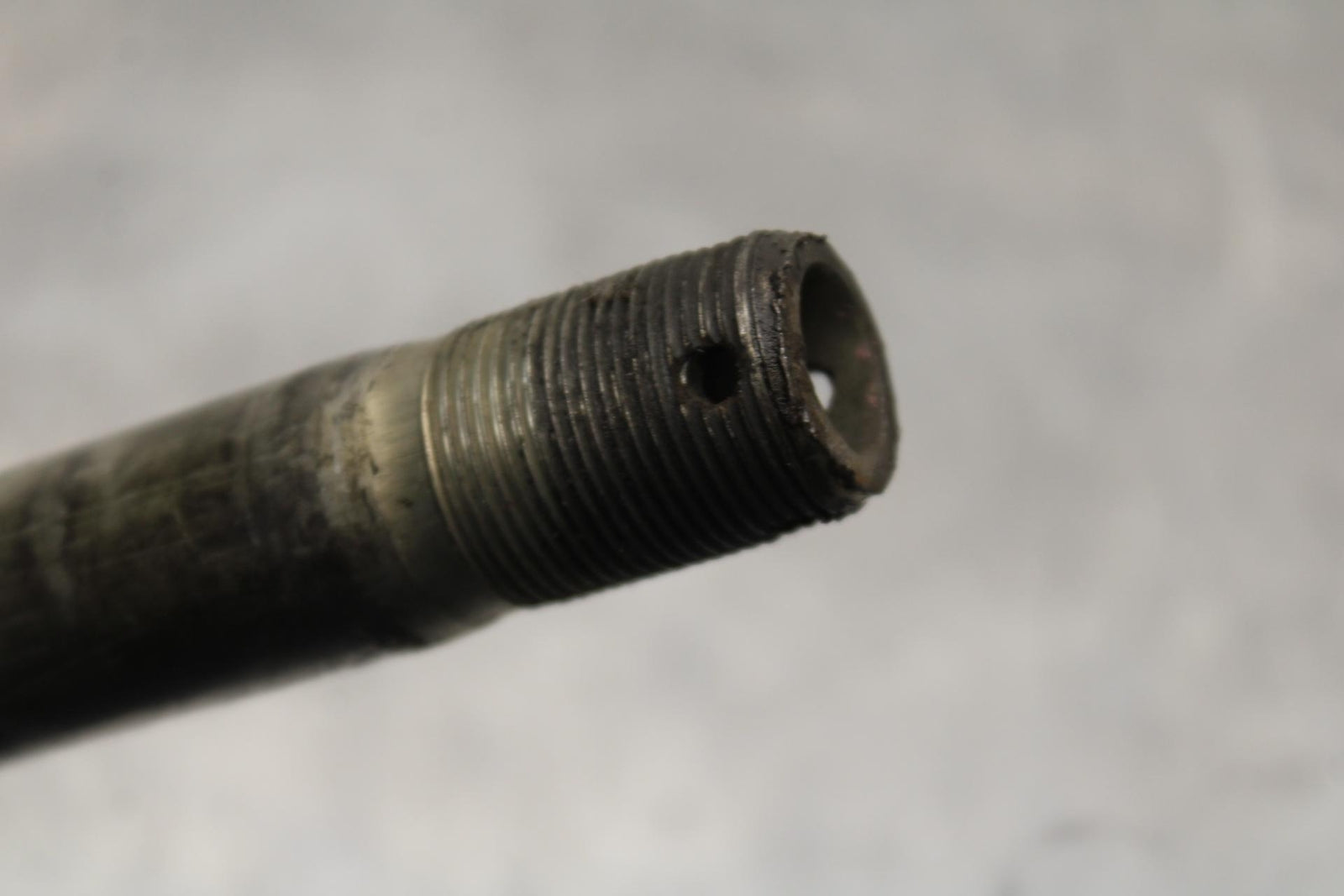 2011 Kawasaki Ninja ZX6R ZX600R REAR AXLE BACK WHEEL RIM PIVOT BOLT AXEL BB587