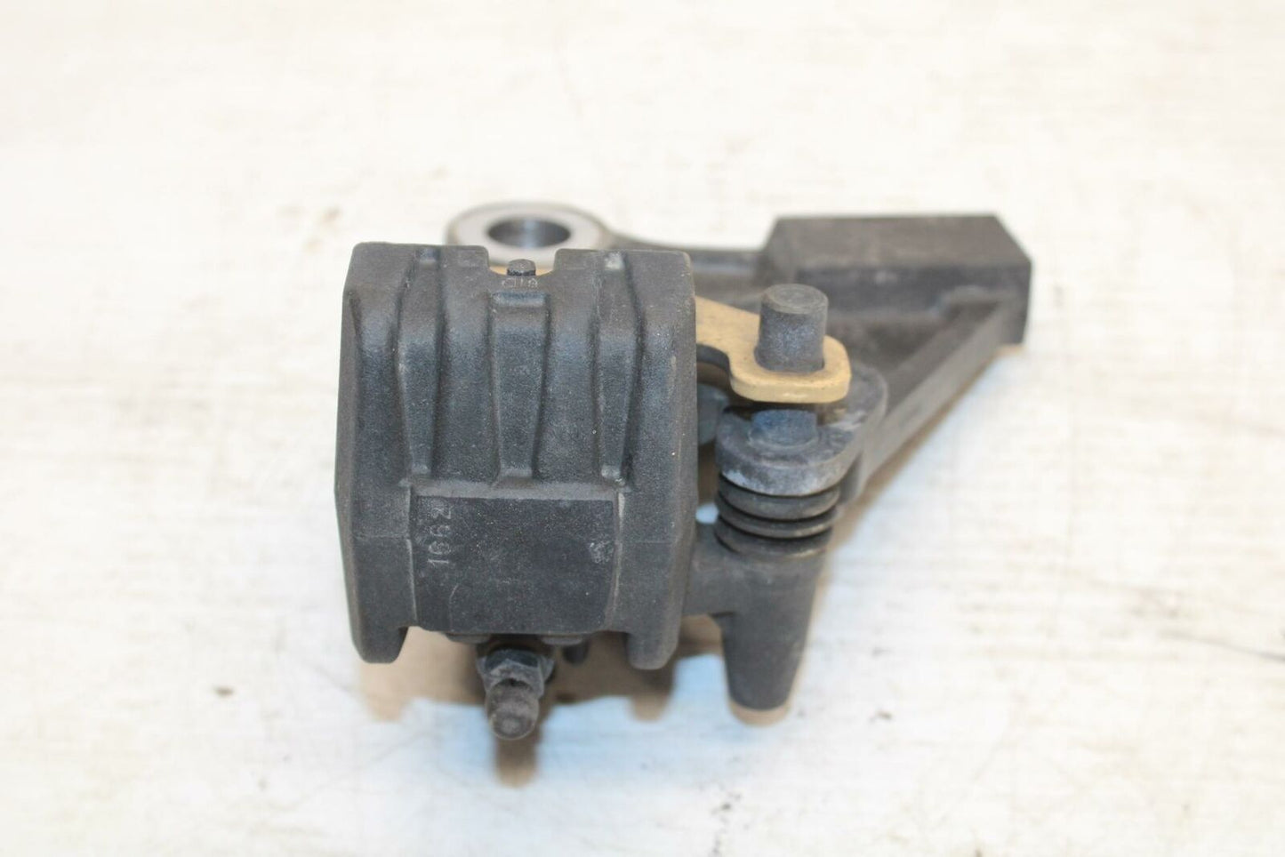 06-07 KAWASAKI NINJA 650R EX650A REAR BACK BRAKE CALIPER W MOUNT BRACKET BB271