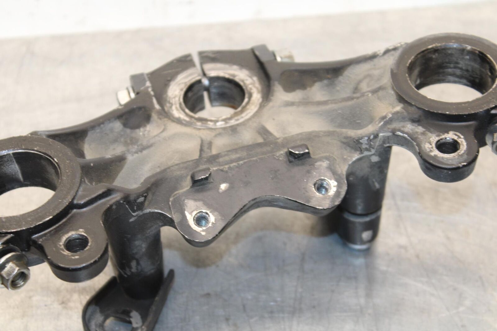 1977 Honda CB550K --- FORKS UPPER TRIPLE TREE CLAMP 53231-390-010BB592