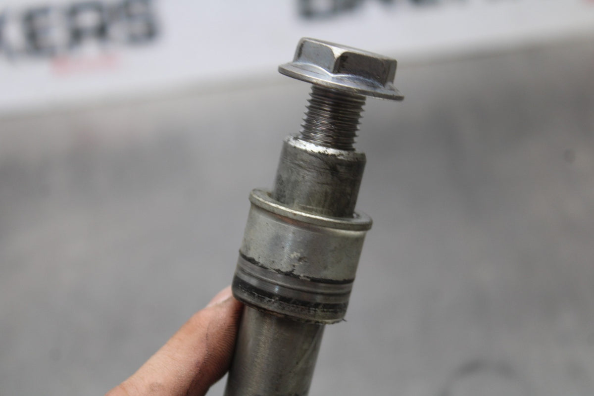 03 HONDA SHADOW SPIRIT 750 VT750DC FRONT WHEEL RIM AXLE PIVOT BOLT BB907