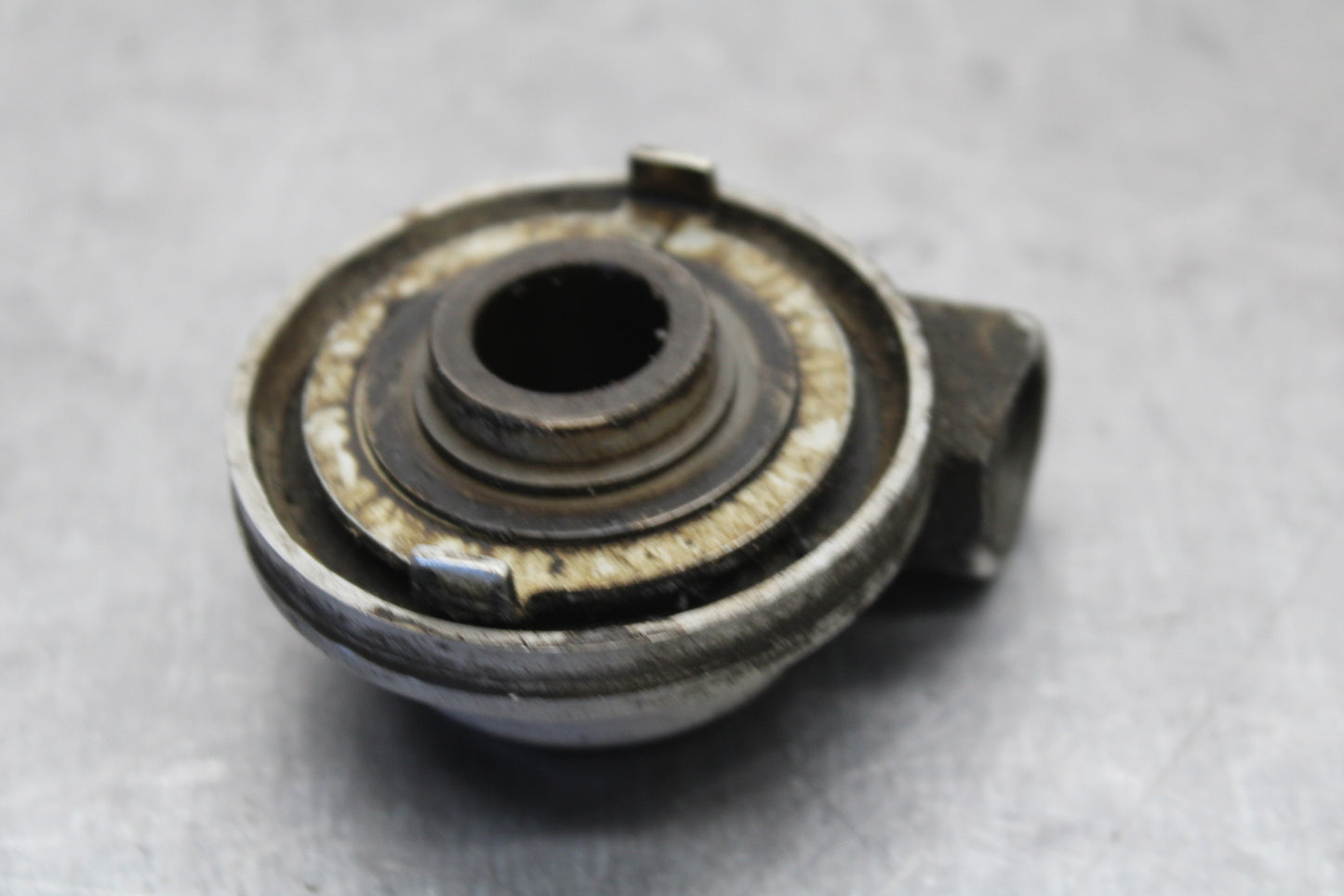 78 SUZUKI GS550E SPEEDOMETER DRIVE GEAR  BB133