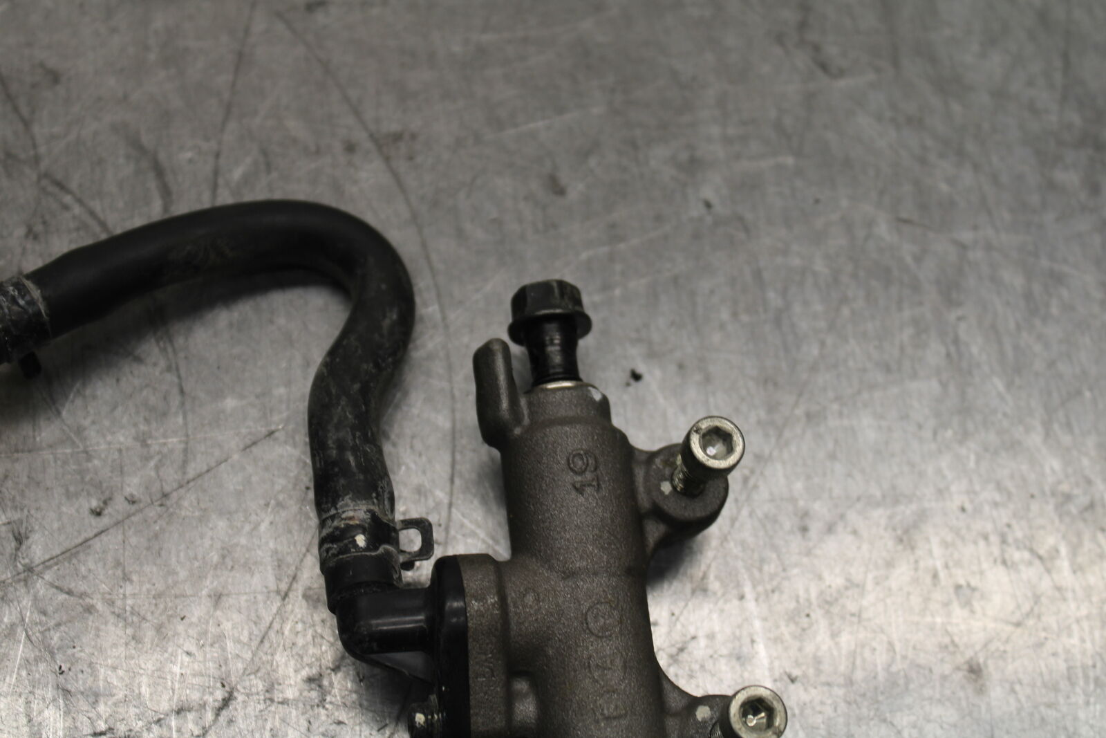 15-19 HONDA CBR300R REAR BACK BRAKE MASTER CYLINDER W RESERVOIR  BB112