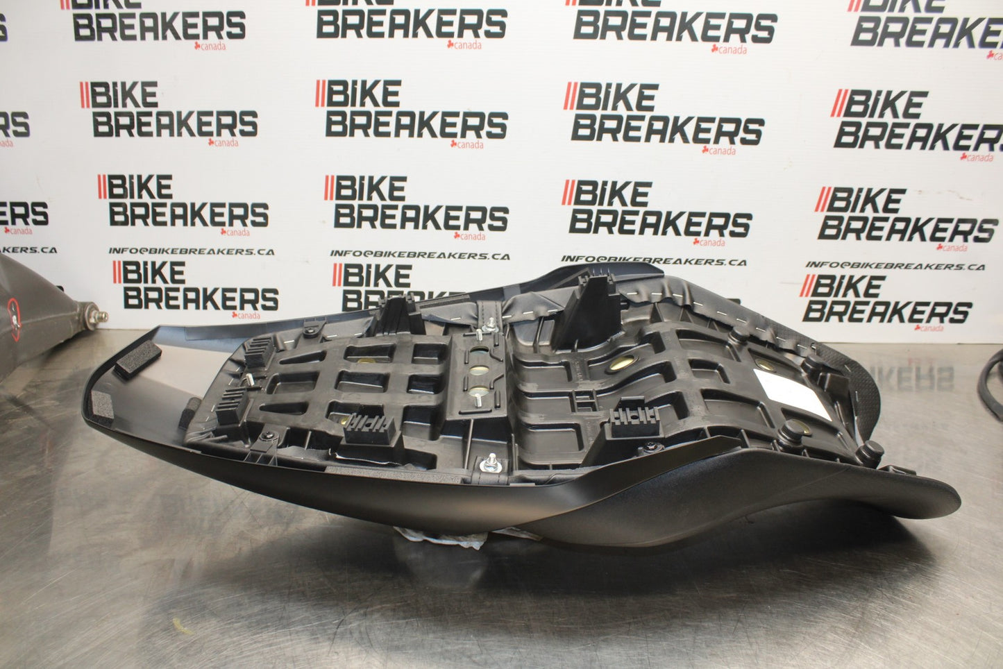 23-24 KAWASAKI NINJA ZX14R NEW!! FRONT REAR SEAT SADDLE BB764