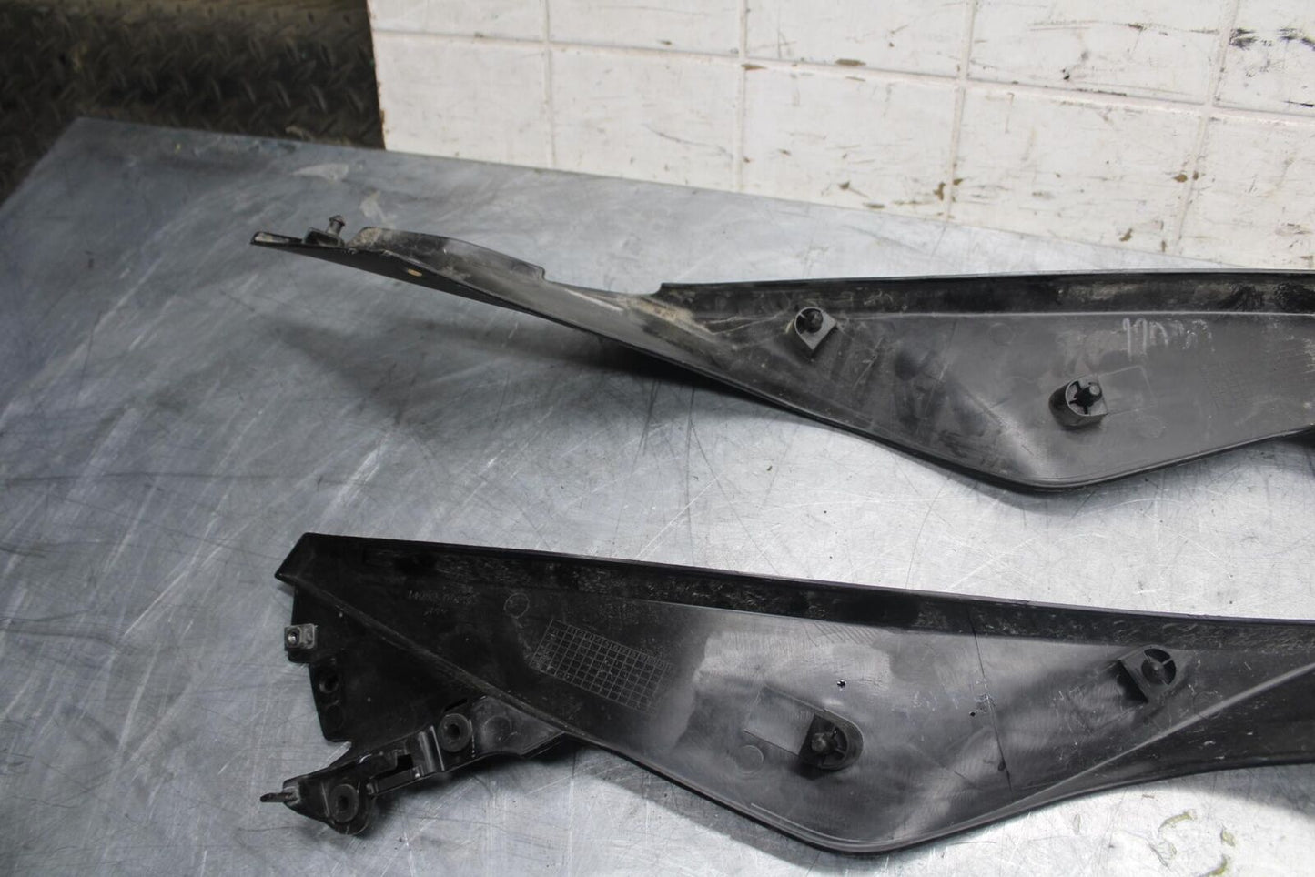 2013 Kawasaki Ninja 300  ABS RIGHT LEFT GAS FUEL TANK PANELS COVERS TRIM BB518