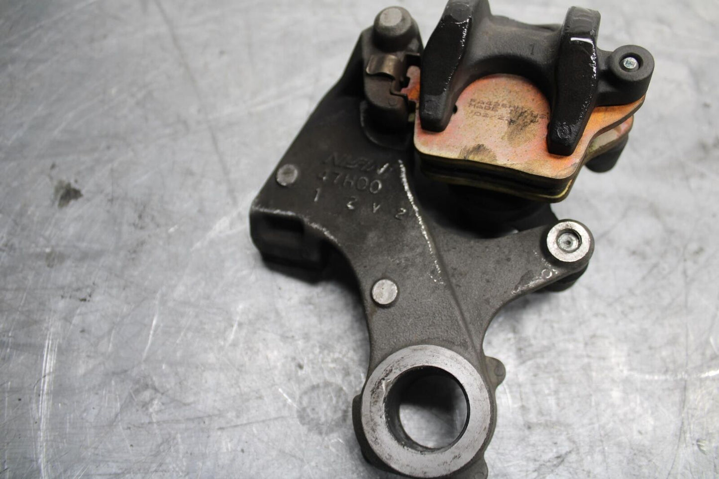 11-21 SUZUKI GSXR750 REAR  BRAKE CALIPER W MOUNT BRACKET 69100-47H10-999  BB474