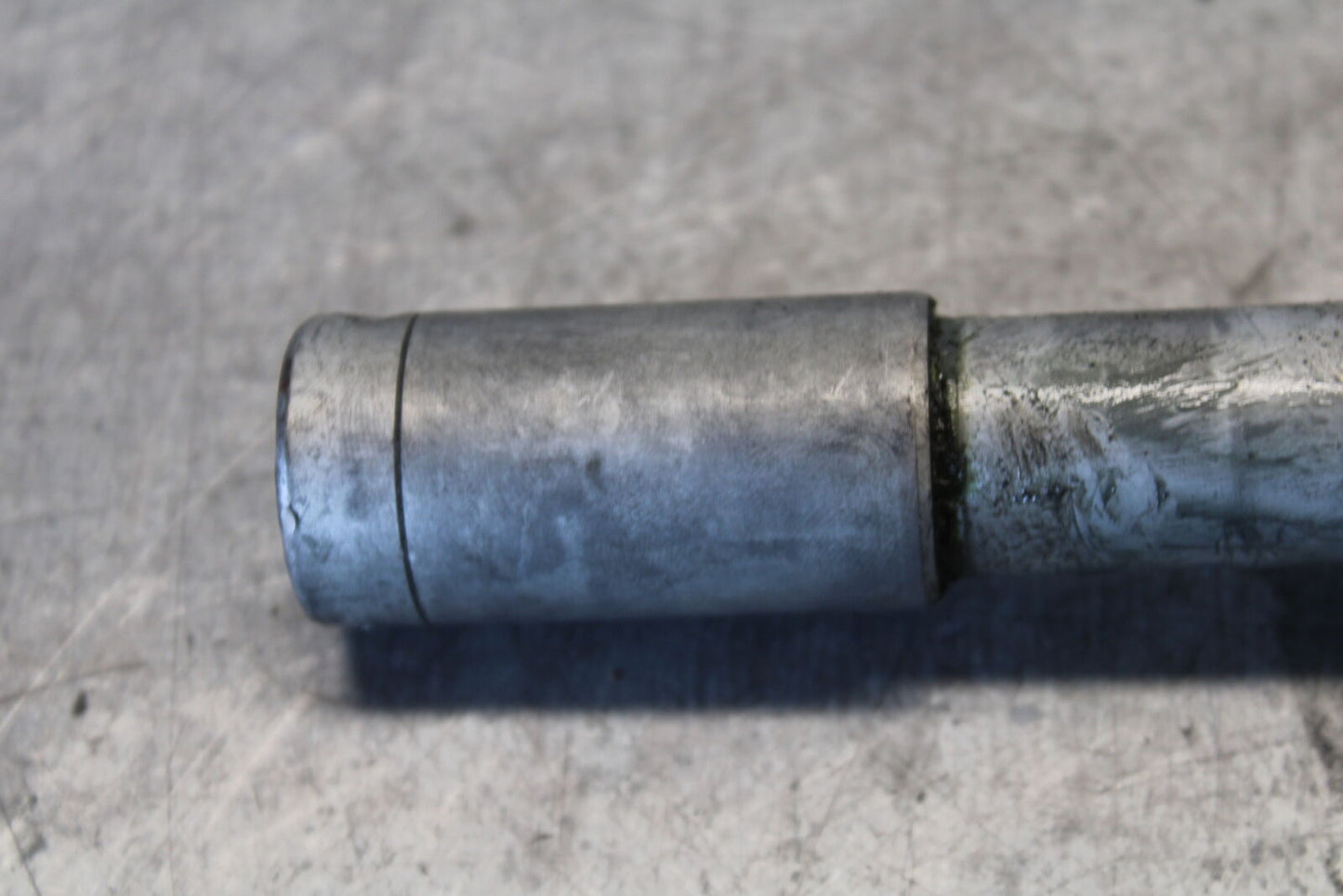 03-04 HONDA CBR600RR FRONT WHEEL RIM AXLE PIVOT BOLT 44301-MEE-000 BB661