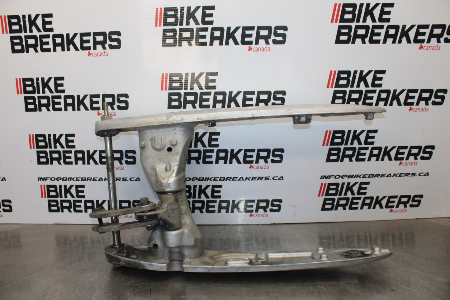 05-06 VICTORY KINGPIN DELUXE REAR SWINGARM SUSPENSION ARM BB195