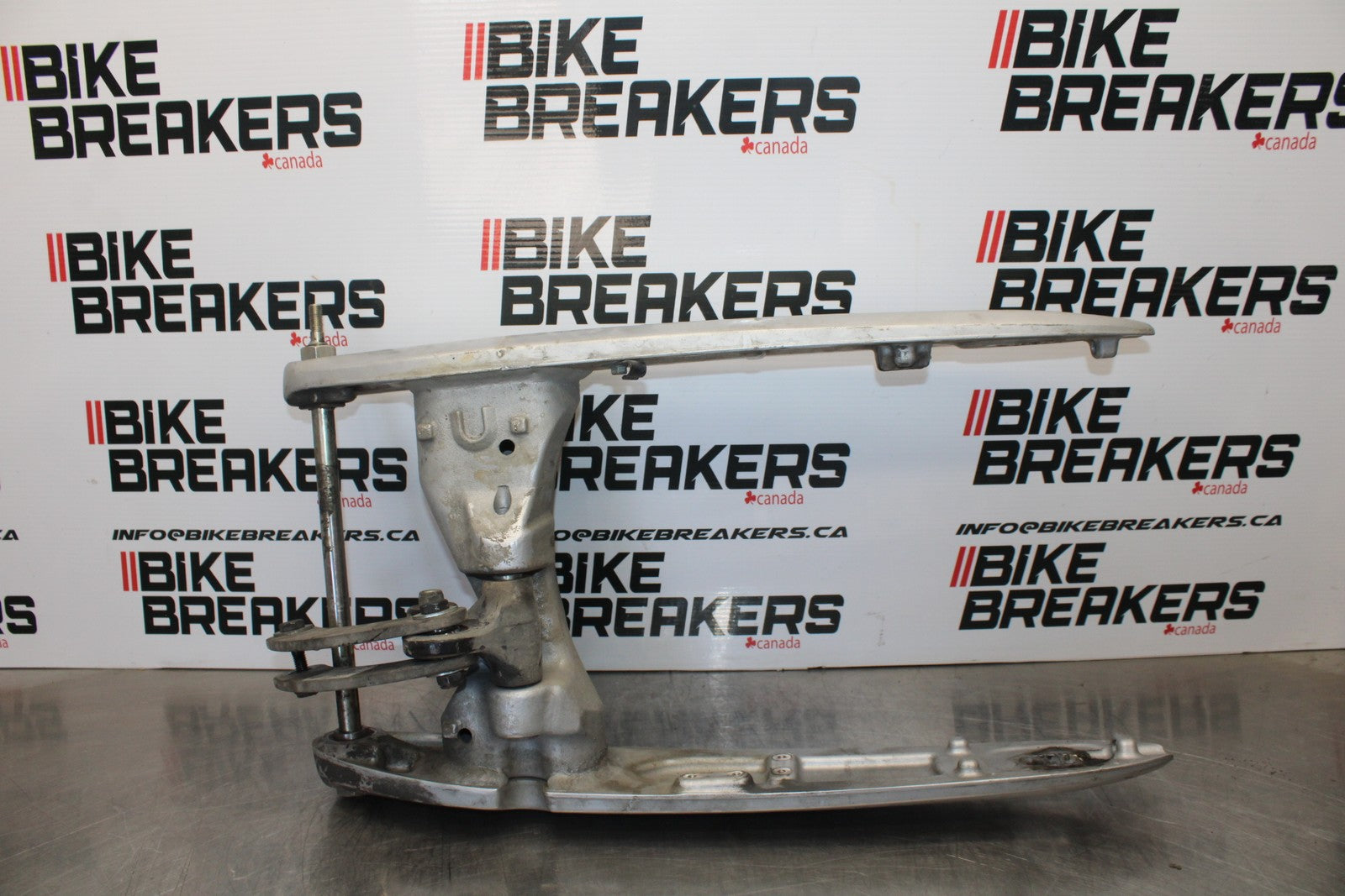 05-06 VICTORY KINGPIN DELUXE REAR SWINGARM SUSPENSION ARM BB195