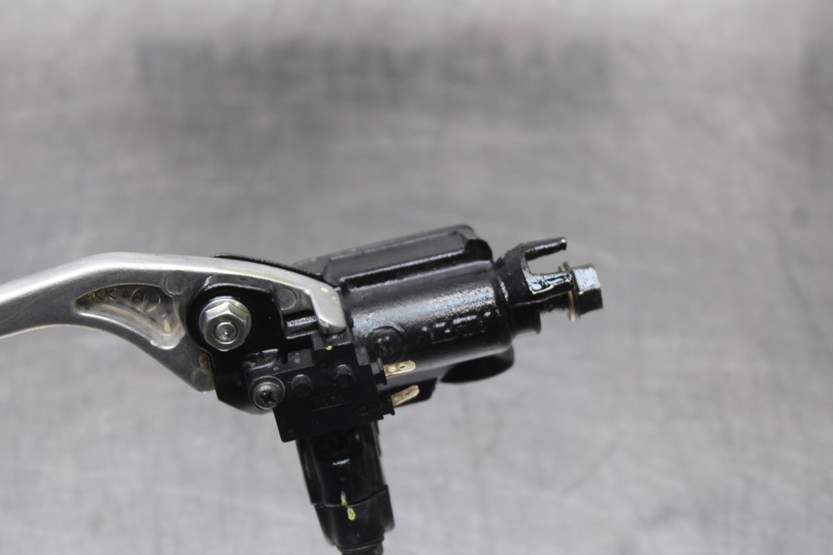 08 HONDA CBR125R FRONT BRAKE MASTER CYLINDER w/ LEVER BB839