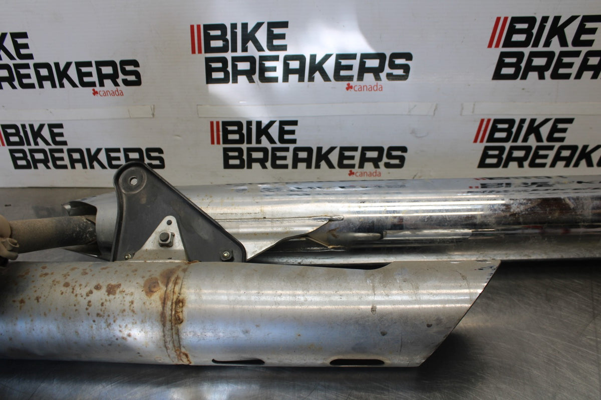 05-09 SUZUKI BOULEVARD C90 MUFFLER EXHAUST SILENCER PIPE SET PAIR BB918