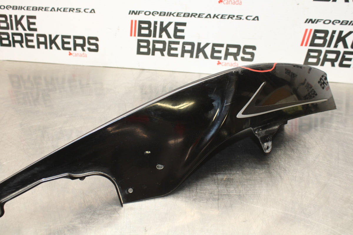 06-07 SUZUKI GSXR 600 RIGHT REAR BACK TAIL FAIRING COWL SHROUD BB178