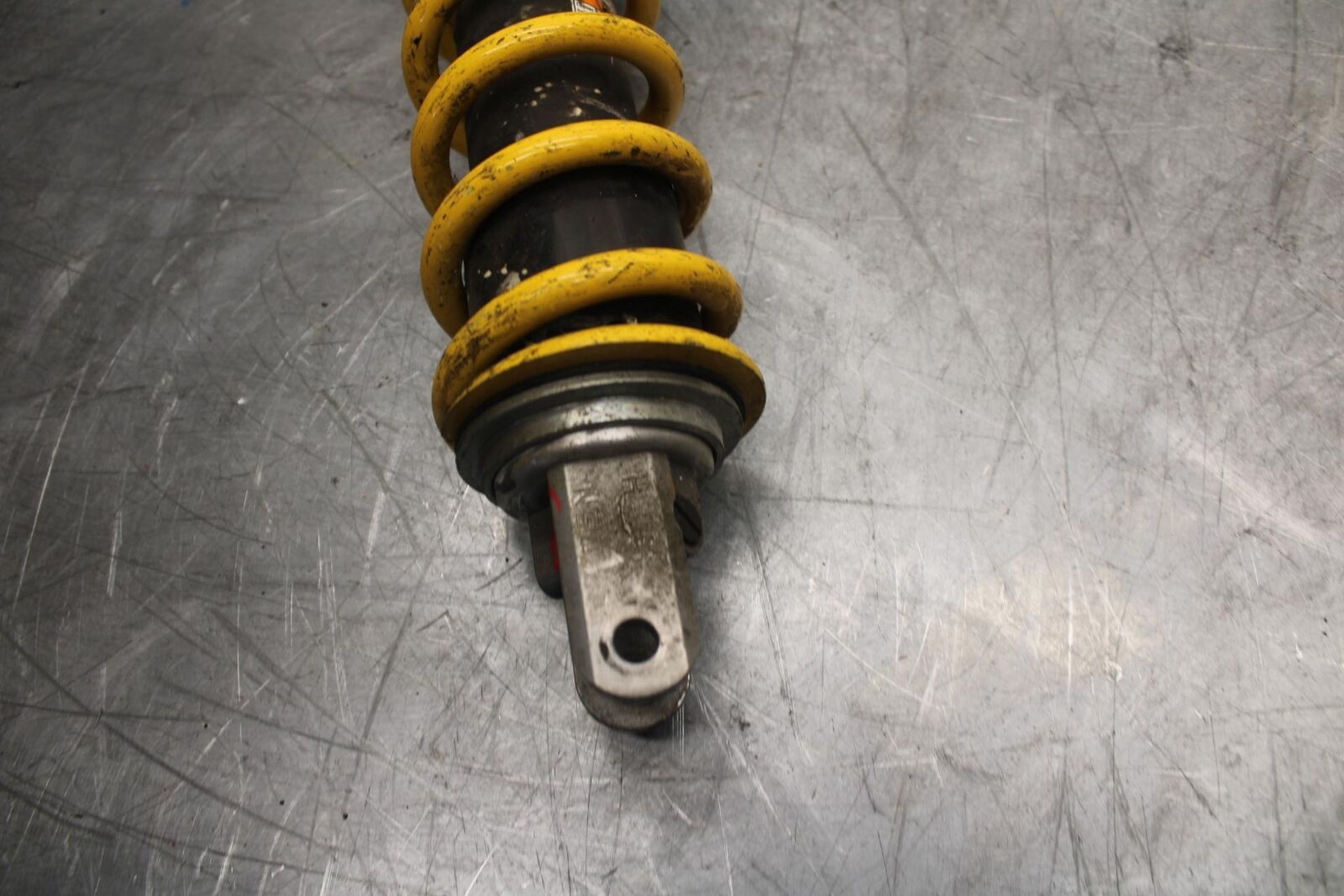2004 Suzuki GSXR600 REAR BACK SHOCK ABSORBER SUSPENSION 62100-29G00-163 BB329