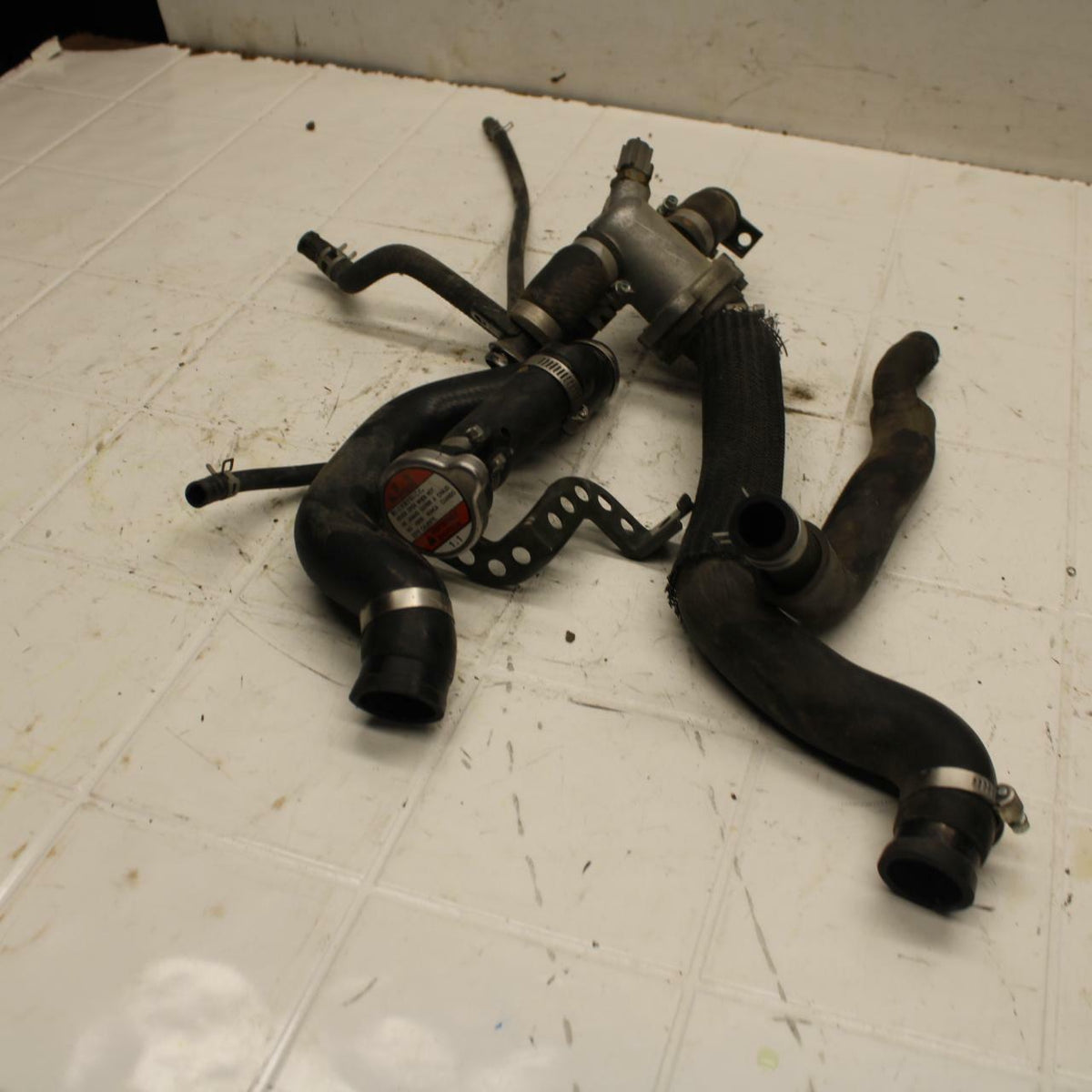 03-05 SUZUKI SV1000 THERMOSTAT W HOUSING ASSEMBLY BB405